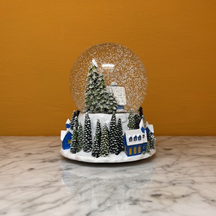 Blue House Weihnachten Schneekugel