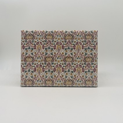 Scattered Green & Red Gift Box