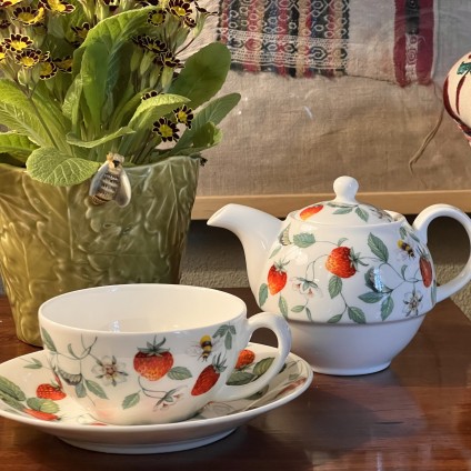 Alpine Strawberry Fine Bone China Tea for One Teapot with Tea Cup and Saucer