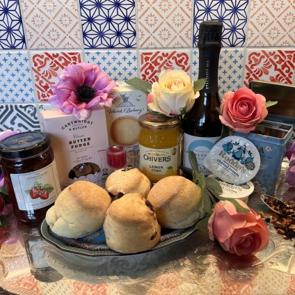VH "Happy Mothers Day" Afternoon Tea Set