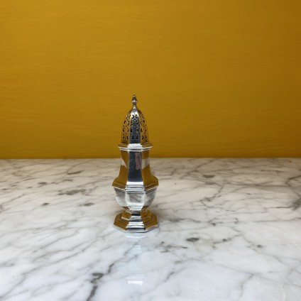 Sugar shaker
