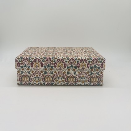 Scattered Green & Red Gift Box