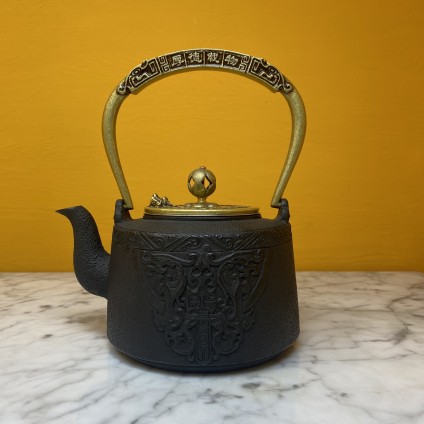 Tee Pot Emperor Iron